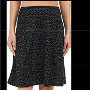 NWT Mountain Hardwear DrySpun Batika skirt